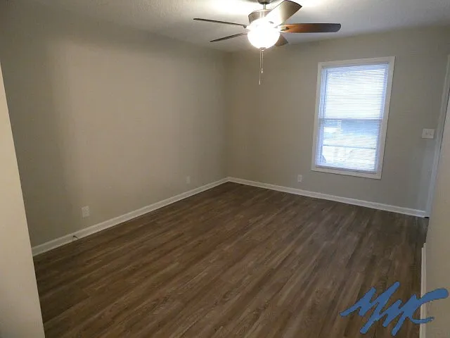2 bed, 1.5 bath, 974 sqft, $1,275 — Photo 2