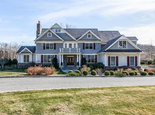 16 Austin Pl, Briarcliff Manor, NY 10510