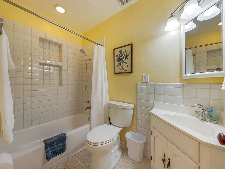 1716 E Seneca St — Photo 14