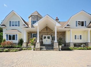 9 Murdock Rd, East Rockaway, NY 11518