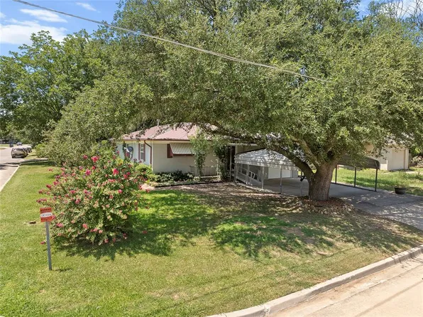 2001 NW Robison St, Ardmore, OK 73401