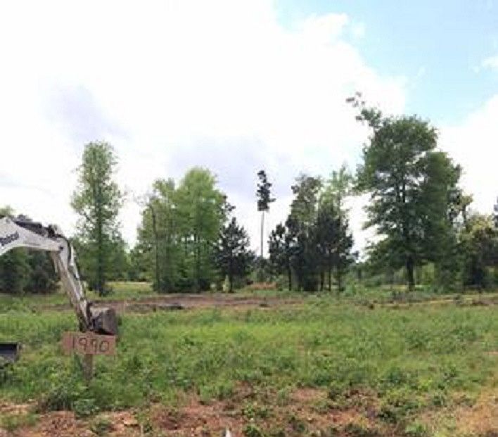 2nd image of 1990 Summerville Ln