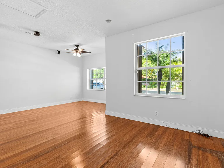 21698 Abington Ct — Photo 76