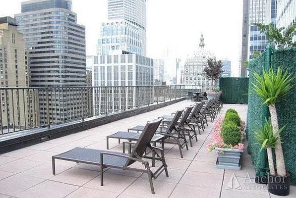 Rented by Anchor Associates | media 17