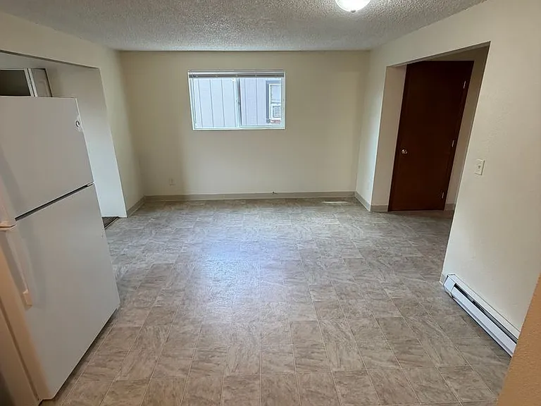Pinewood Apartments — Photo 22