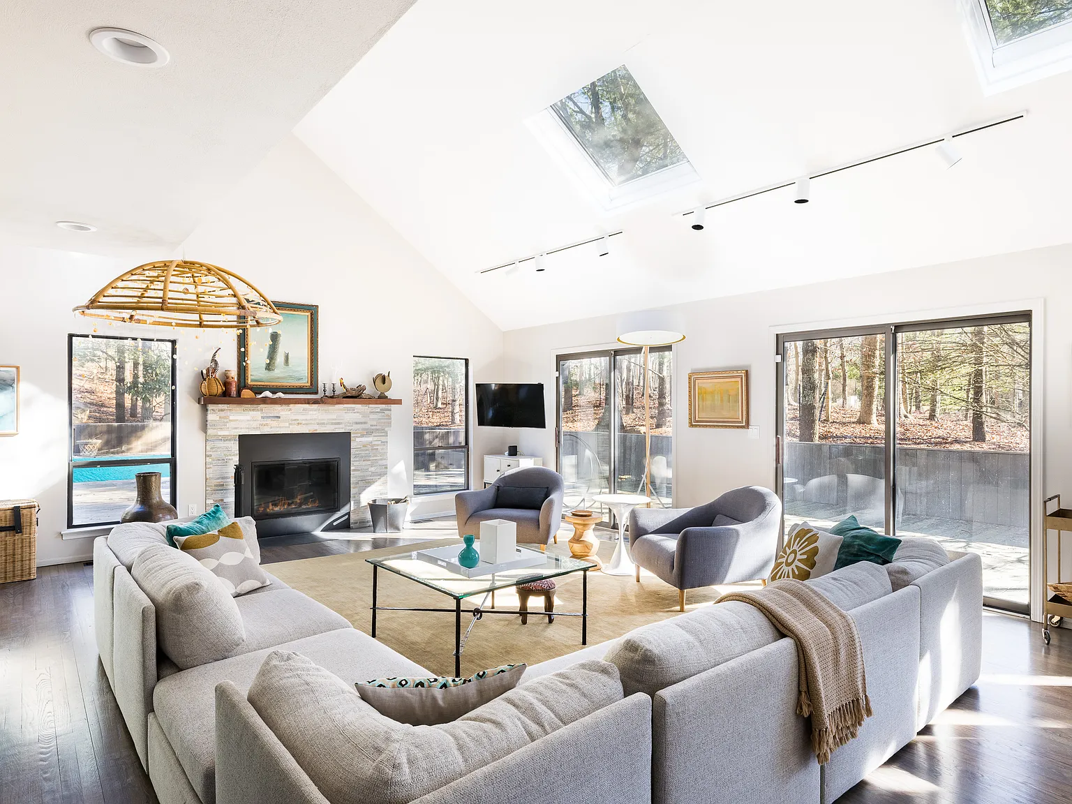 Private & Stylish Summer Getaway — Photo 4