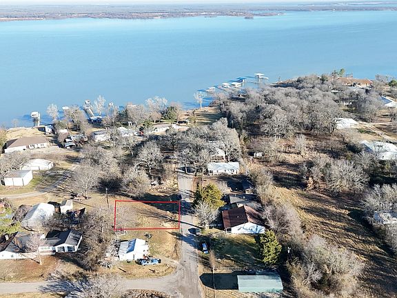 3rd image of 409 Kirk Ln