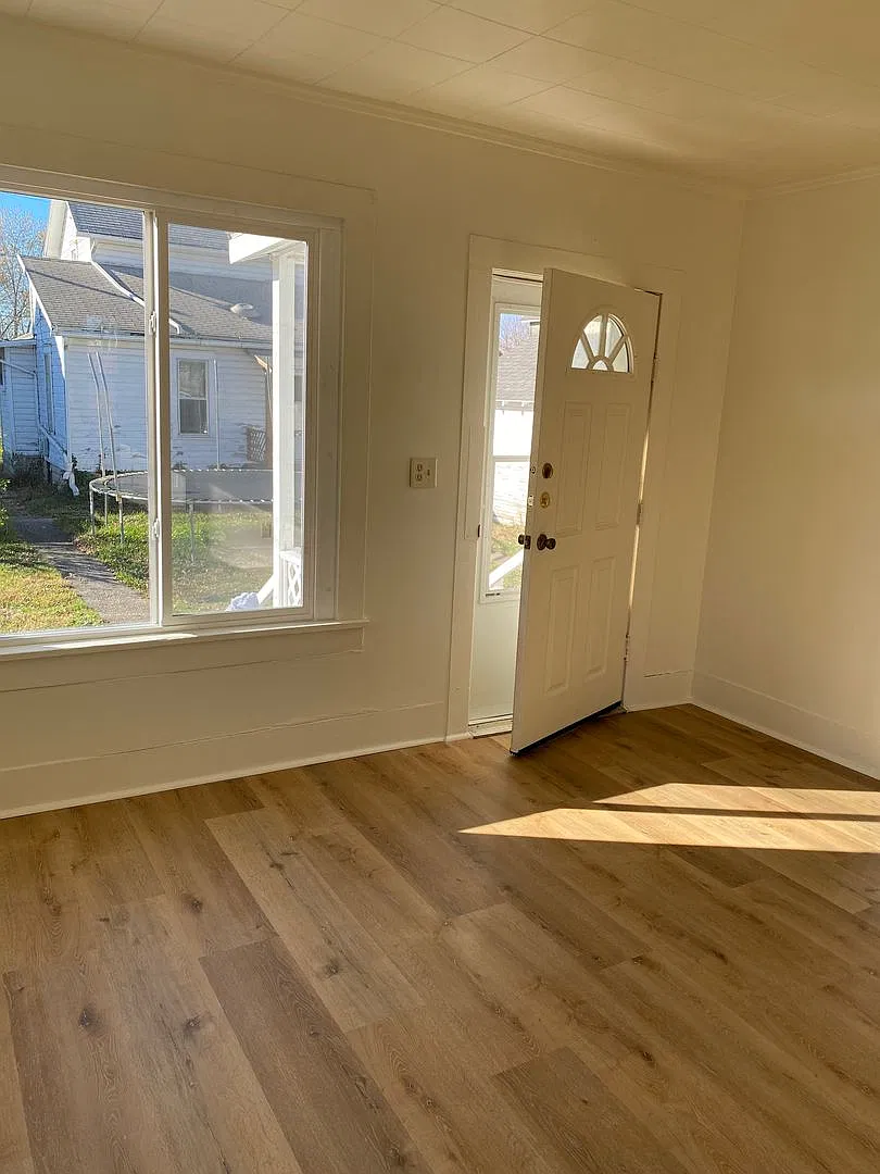 588 Oak — Photo 3