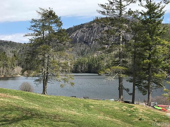 3rd image of 104-1A Mountain Lea #1A