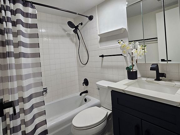 3rd image of 502 Redondo Dr APT 308