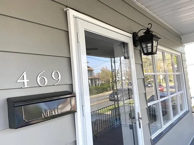 6 bed, 1.5 bath, 2900 sqft, $2,155 — Photo 2