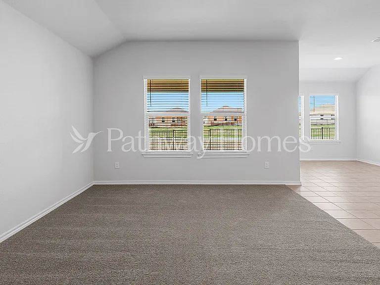 9449 Golden Tree Ave — Photo 5