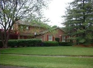 800 Thorpe Dr, Douglass Hills, KY 40243