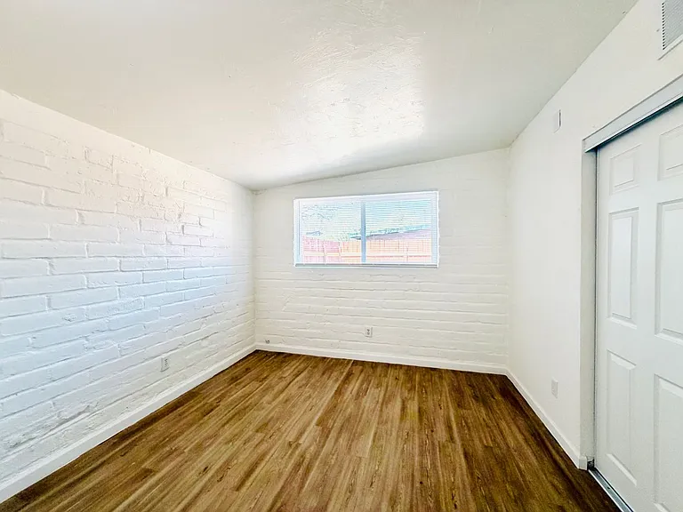The Derby Apartments — Photo 34