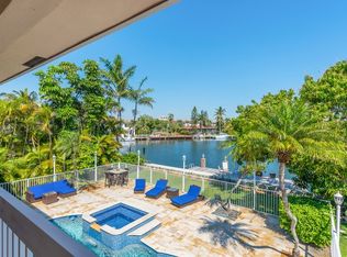 484 Tamarind Dr, Hallandale, FL 33009