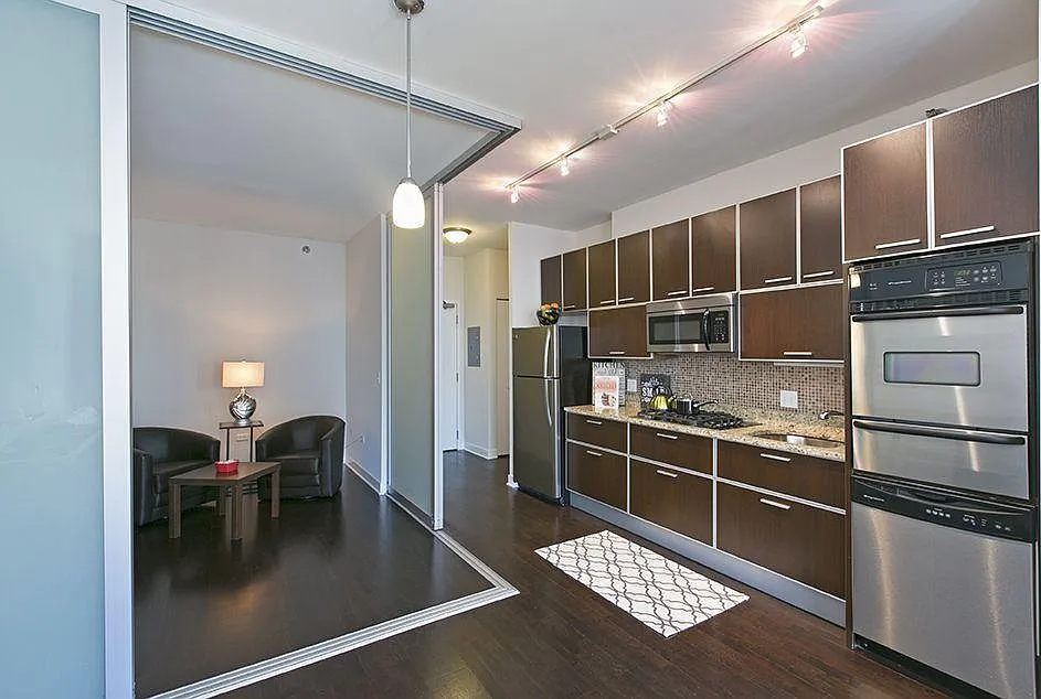 1 bed, 845 sqft, $2,723 — Photo 3