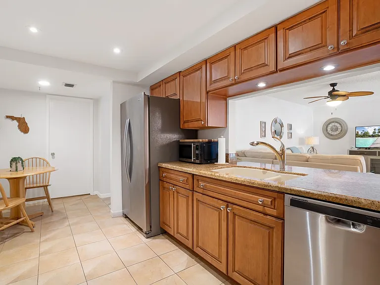 950 Lavers Cir #F307 — Photo 14