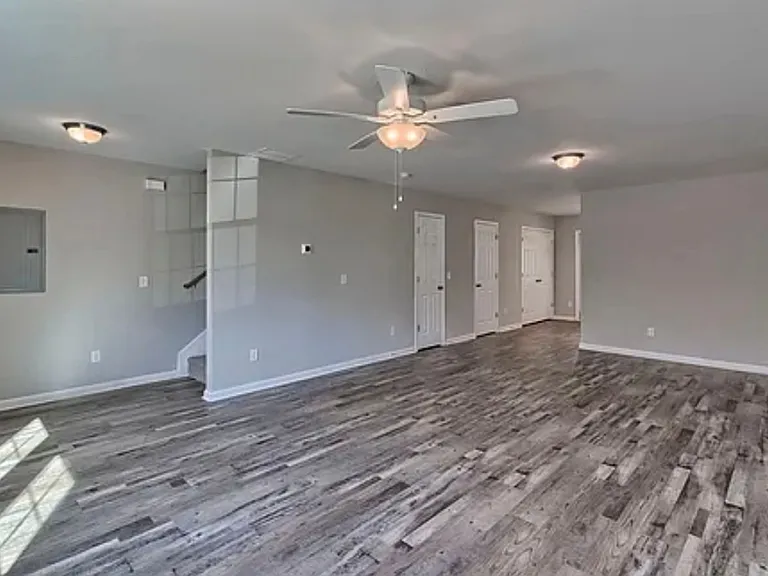 456 S Church St — Photo 3