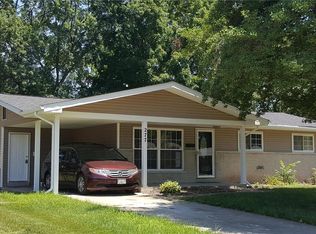 277 Palm Dr, Hazelwood, MO 63042