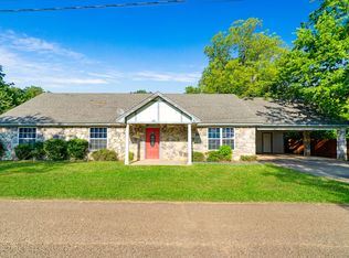 107 S 10th St, Hugo, OK 74743