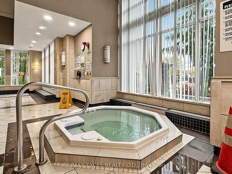 350 Red Maple Rd #508 — Photo 42