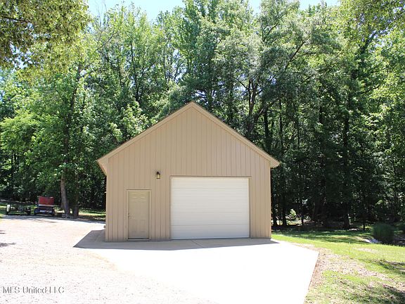 3rd image of 2934 Red Banks Rd N