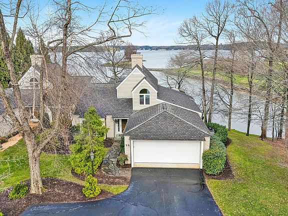 2nd image of 216 Island Green Dr #11