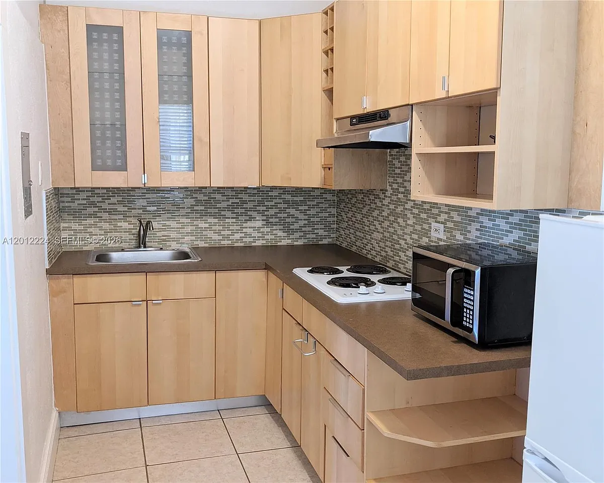 Building Photo - 124 Mendoza Ave #1