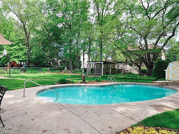 3rd image of 391 Aldersgate Dr