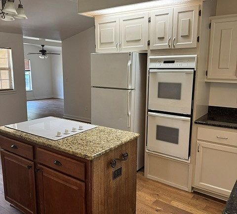 4th image of 1108 Oak St