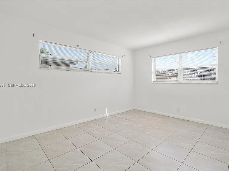 856 SW 10th St #1 — Photo 12