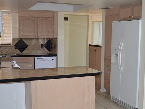 4th image of 311 Pinesong Dr