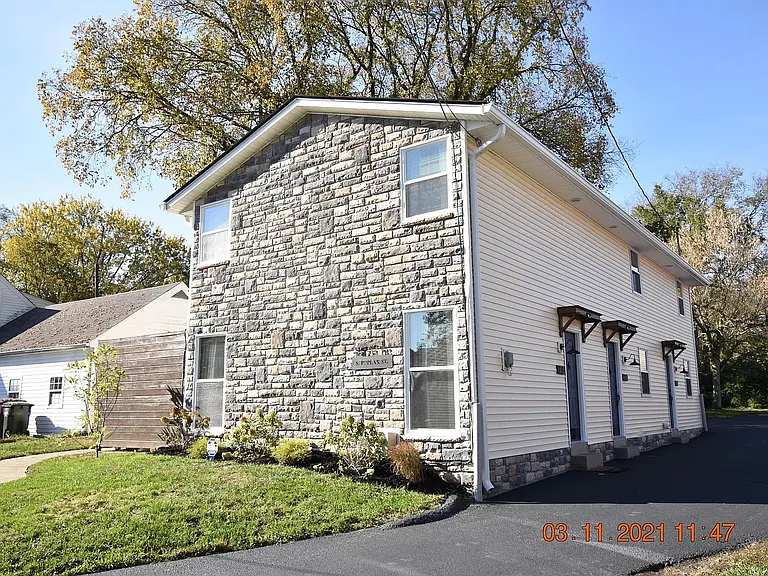 722 S Poplar St — Photo 14