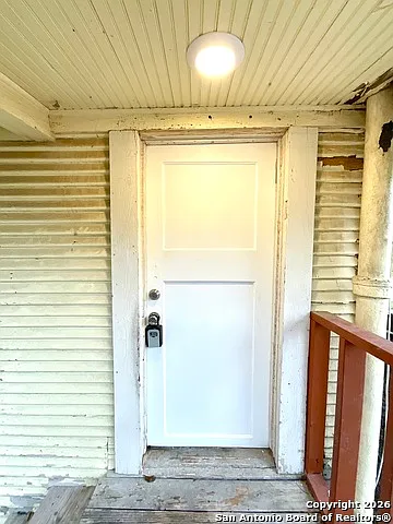 Building Photo - 810 W Magnolia Ave #3