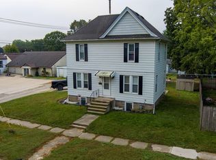 716 W 2nd St, Cedar Falls, IA 50613