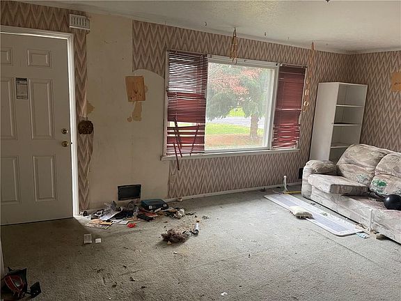 4th image of 74 Helmar Dr