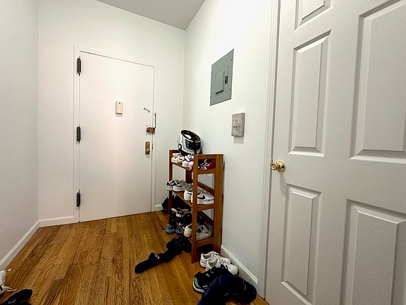 4th image of 351 Saint Nicholas Ave APT 26