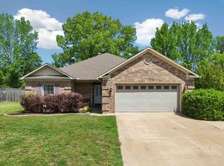 500 Meadow Lynn Dr, Morrilton, AR 72110