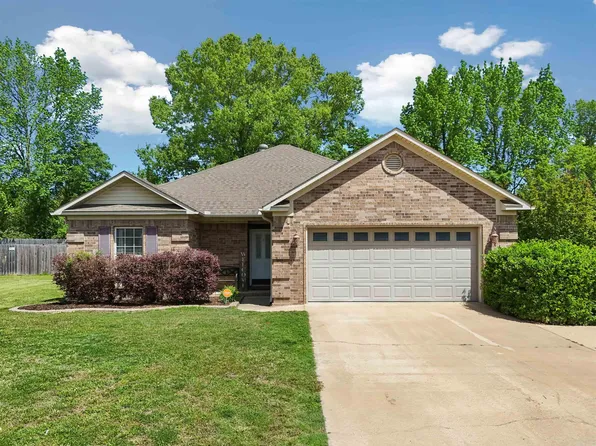 500 Meadow Lynn Dr, Morrilton, AR 72110