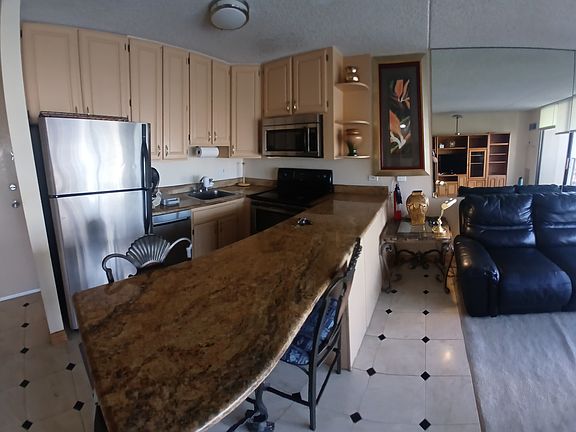 3rd image of 411 Hobron Ln APT 2607