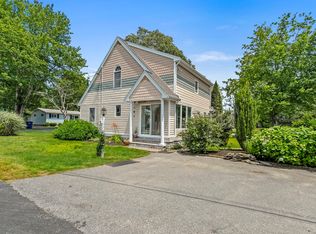 6 North Rd, Mattapoisett, MA 02739