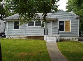 2330 Santa Barbara Dr, Flint, MI 48504