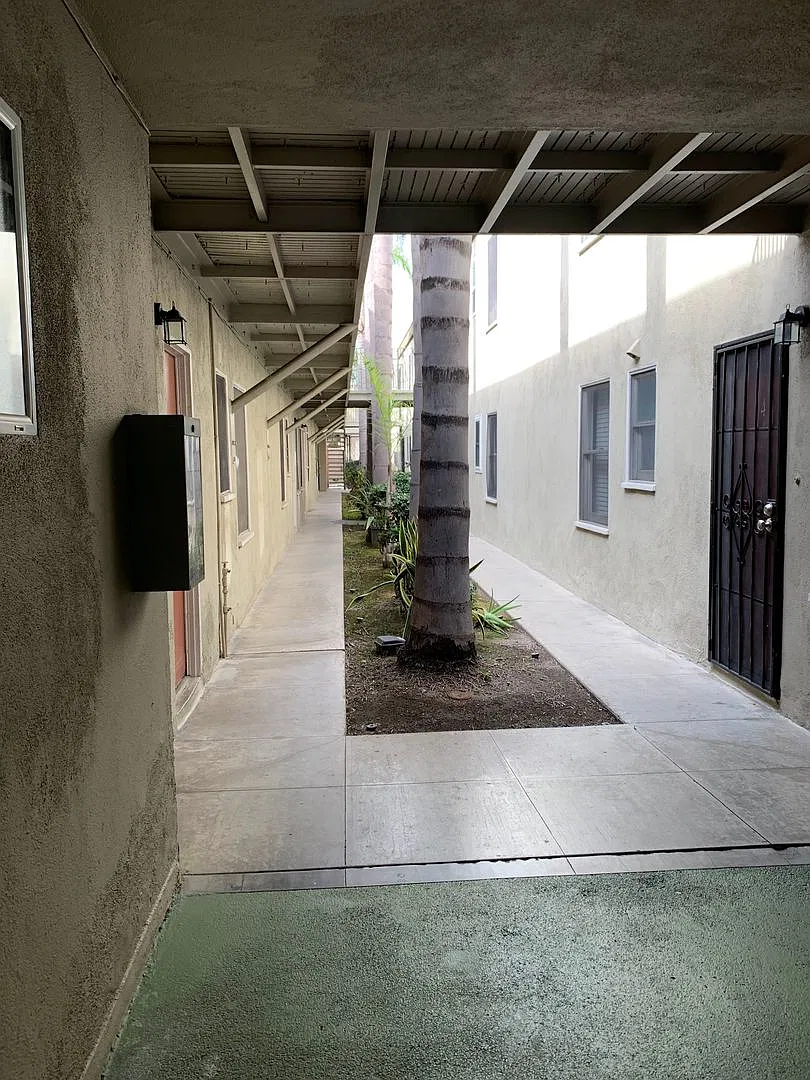 1017 Pacific Ave Long Beach, Ca 90813 — Photo 2