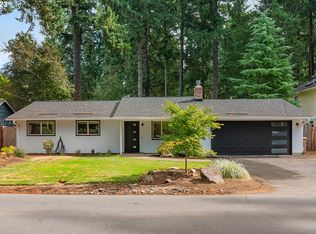 15930 Waluga Dr, Lake Oswego, OR 97035