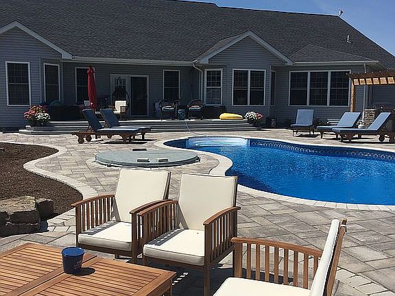 4th image of 15428 Karigan Ln