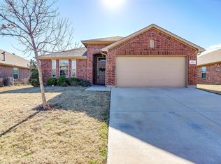 424 Peach Ln, Burleson, TX 76028