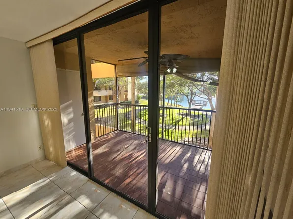 8592 W Sunrise Blvd APT 209, Fort Lauderdale, FL 33322