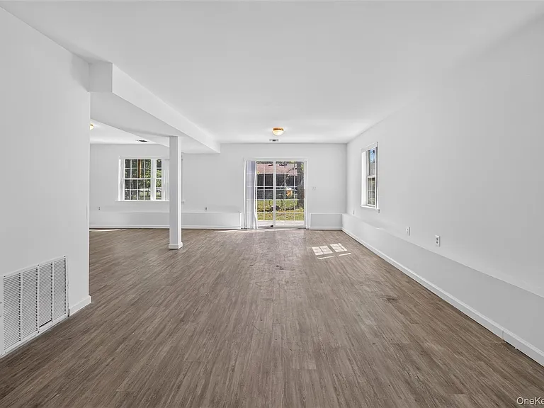 41 Genung St #41 — Photo 22