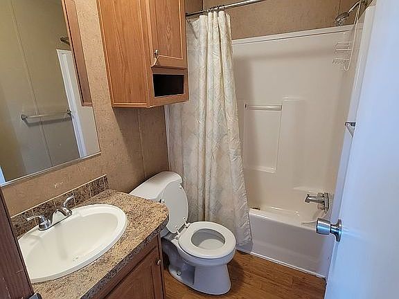 5th image of 373 Bridlewood Dr