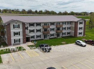 940 S 27th St APT 1, Clarinda, IA 51632